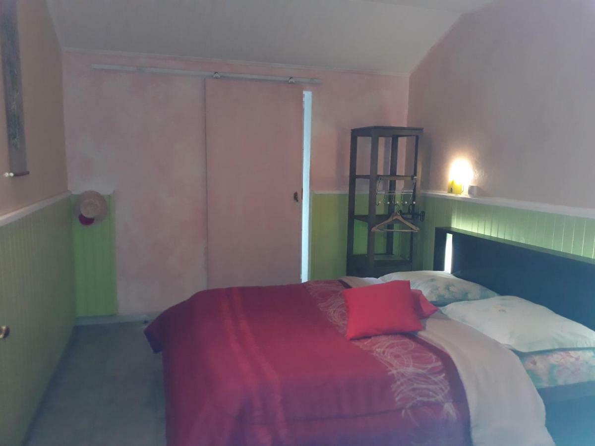 Petite Fleur De Lentilles Bed & Breakfast Силаос Екстериор снимка
