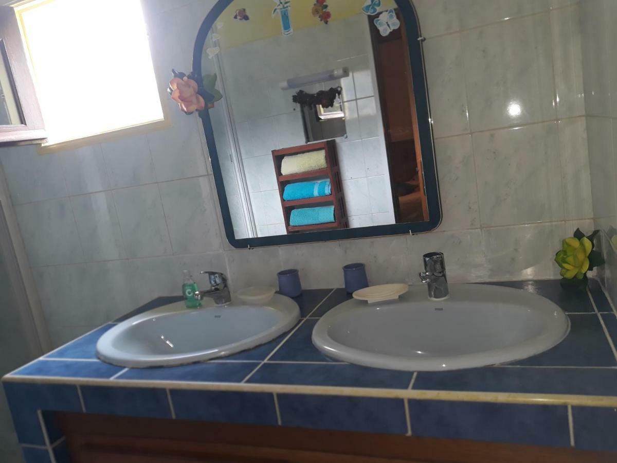 Petite Fleur De Lentilles Bed & Breakfast Силаос Екстериор снимка