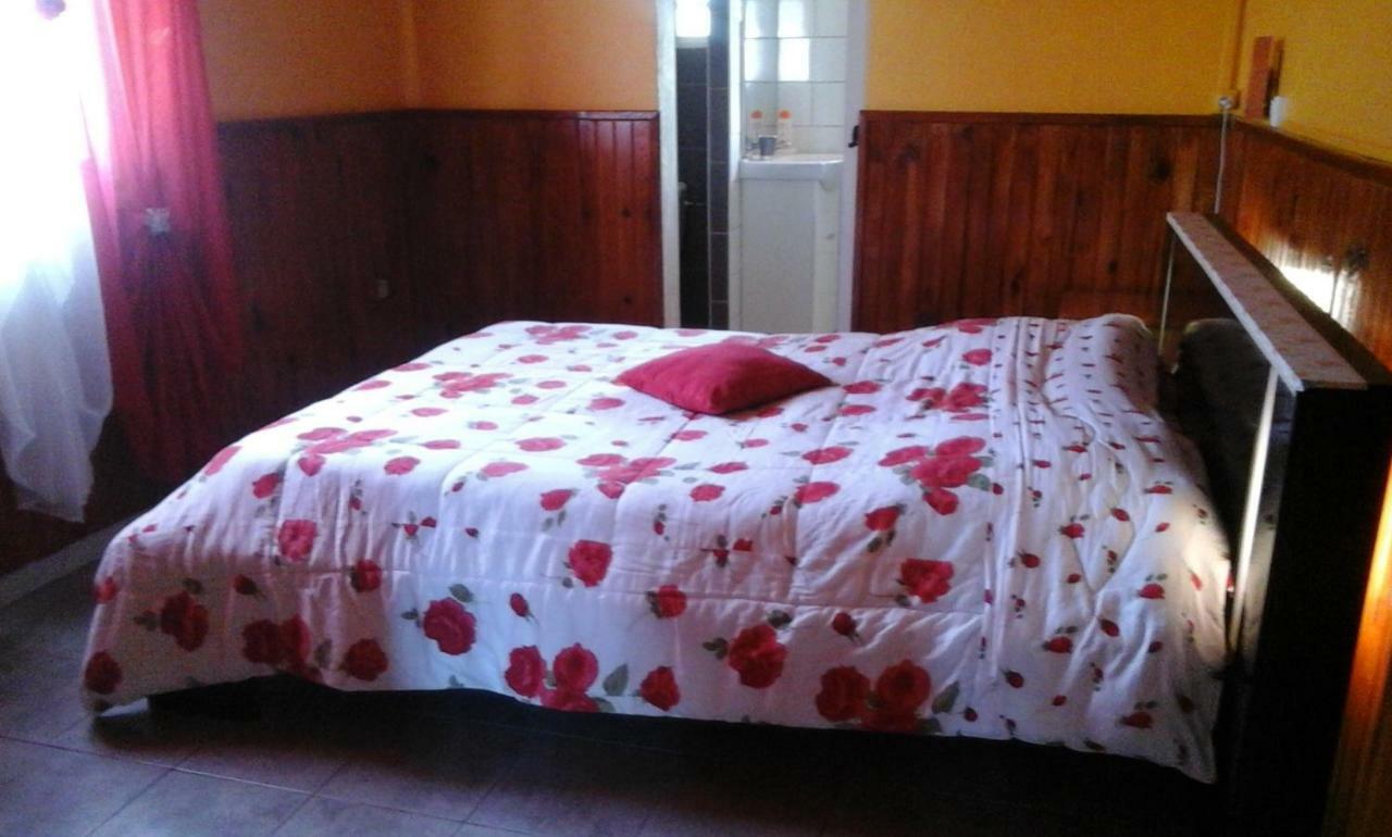 Petite Fleur De Lentilles Bed & Breakfast Силаос Екстериор снимка