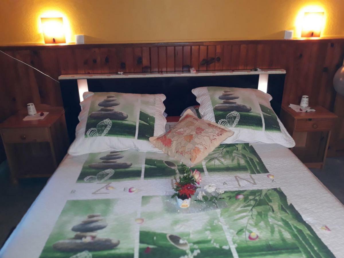 Petite Fleur De Lentilles Bed & Breakfast Силаос Екстериор снимка
