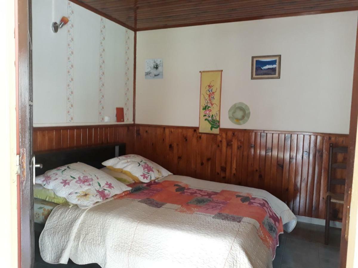 Petite Fleur De Lentilles Bed & Breakfast Силаос Екстериор снимка