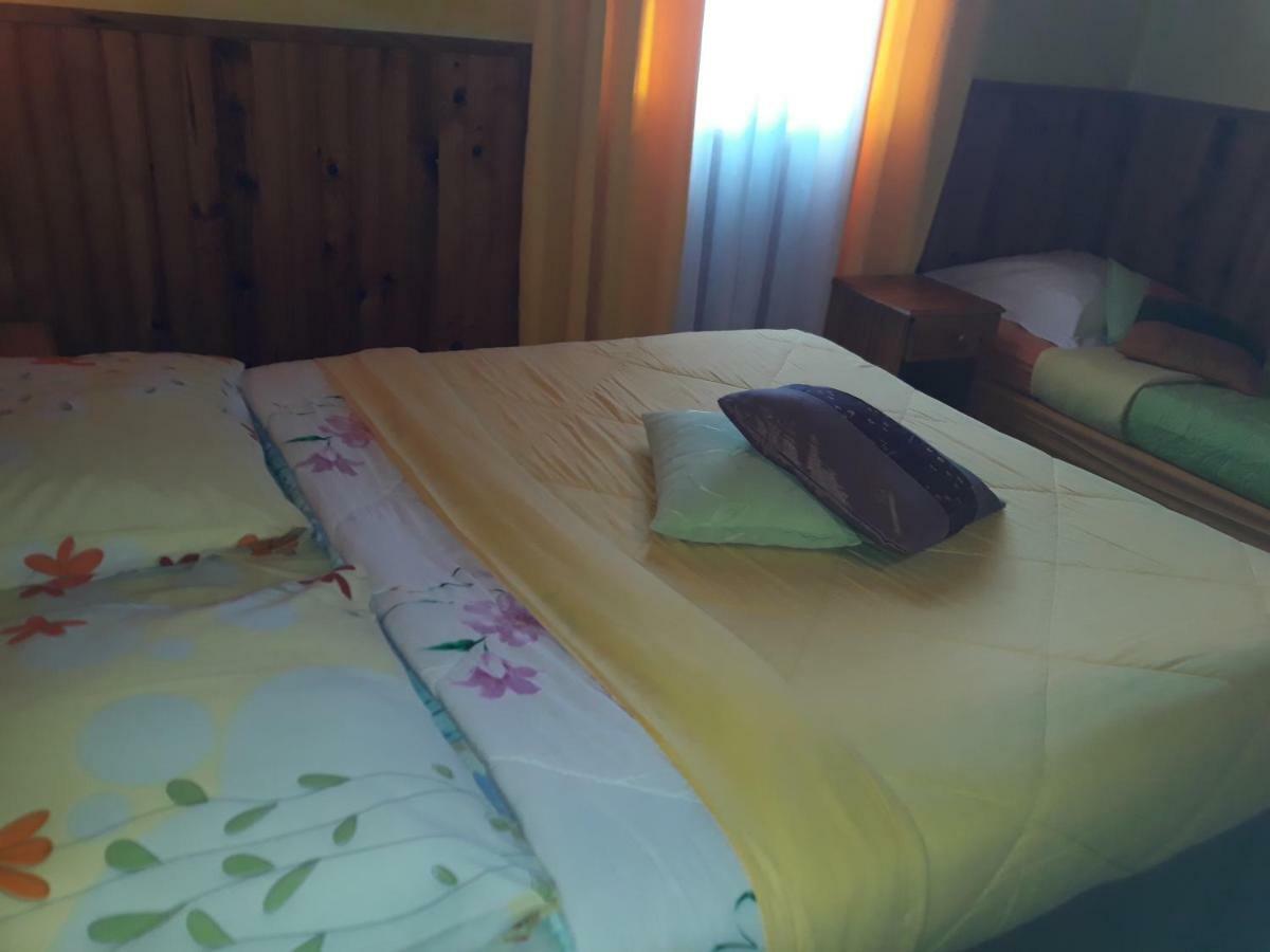 Petite Fleur De Lentilles Bed & Breakfast Силаос Екстериор снимка